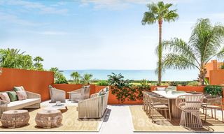 Amplio ático de lujo en venta con 4 dormitorios y vistas al mar en un complejo de playa en Marbella Este 62846 