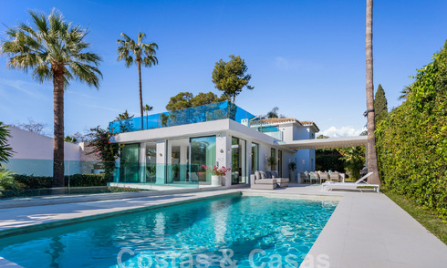 Moderna villa de lujo en venta con arquitectura mediterránea contemporánea situada en el valle del golf de Nueva Andalucía, Marbella 62999