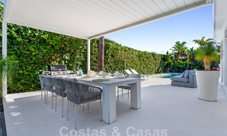Moderna villa de lujo en venta con arquitectura mediterránea contemporánea situada en el valle del golf de Nueva Andalucía, Marbella 63000 