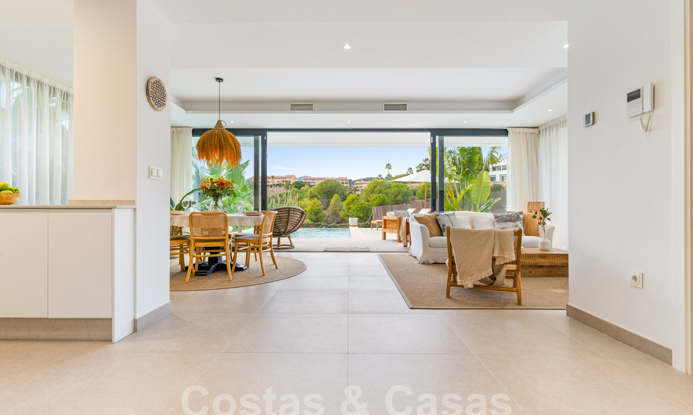 Villa de lujo moderna, lista para entrar a vivir, en venta en un complejo cerrado de golf en la Nueva Milla de Oro, Marbella - Estepona 62929