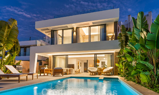 Villa de lujo moderna, lista para entrar a vivir, en venta en un complejo cerrado de golf en la Nueva Milla de Oro, Marbella - Estepona 62939 