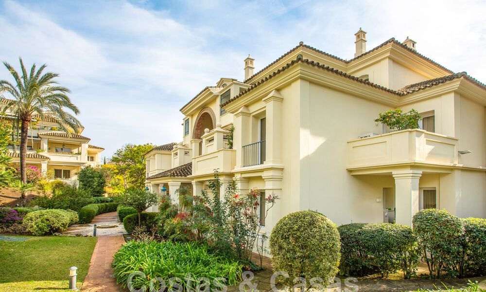 Amplio y lujoso ático de 4 dormitorios en venta en complejo en primera línea de golf en Nueva Andalucía, Marbella 63045