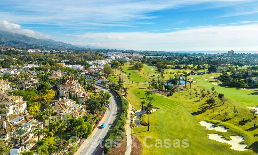 Amplio y lujoso ático de 4 dormitorios en venta en complejo en primera línea de golf en Nueva Andalucía, Marbella 63049