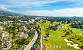 Amplio y lujoso ático de 4 dormitorios en venta en complejo en primera línea de golf en Nueva Andalucía, Marbella 63049 