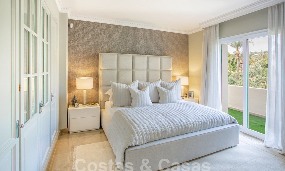 Amplio y lujoso ático de 4 dormitorios en venta en complejo en primera línea de golf en Nueva Andalucía, Marbella 63067