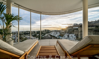 Sofisticado y moderno apartamento en venta con vistas al mar, golf y montaña en Benahavis – Marbella 63125 