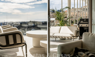 Sofisticado y moderno apartamento en venta con vistas al mar, golf y montaña en Benahavis – Marbella 63132 