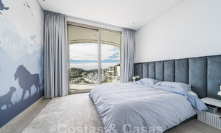 Sofisticado y moderno apartamento en venta con vistas al mar, golf y montaña en Benahavis – Marbella 63140 