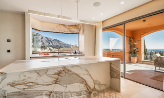 Apartamento de lujo en venta con un interior moderno en una ubanización de lujo en el valle del golf de Nueva Andalucia, Marbella 63270 