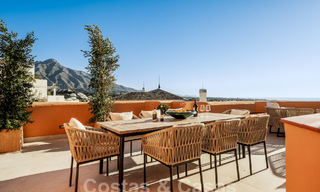 Apartamento de lujo en venta con un interior moderno en una ubanización de lujo en el valle del golf de Nueva Andalucia, Marbella 63272 