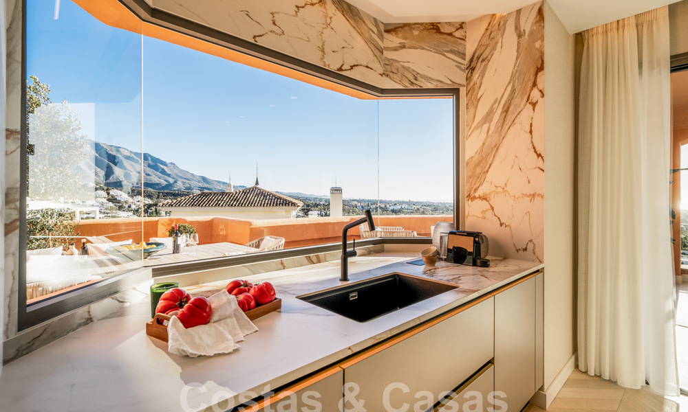 Apartamento de lujo en venta con un interior moderno en una ubanización de lujo en el valle del golf de Nueva Andalucia, Marbella 63277