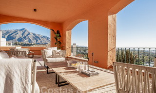 Apartamento de lujo en venta con un interior moderno en una ubanización de lujo en el valle del golf de Nueva Andalucia, Marbella 63280 
