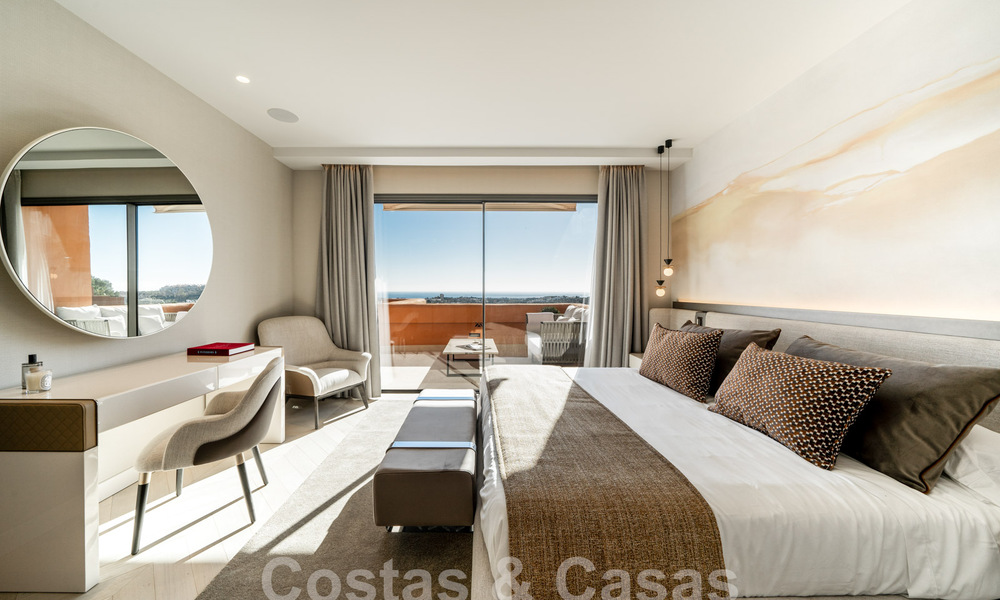 Apartamento de lujo en venta con un interior moderno en una ubanización de lujo en el valle del golf de Nueva Andalucia, Marbella 63286