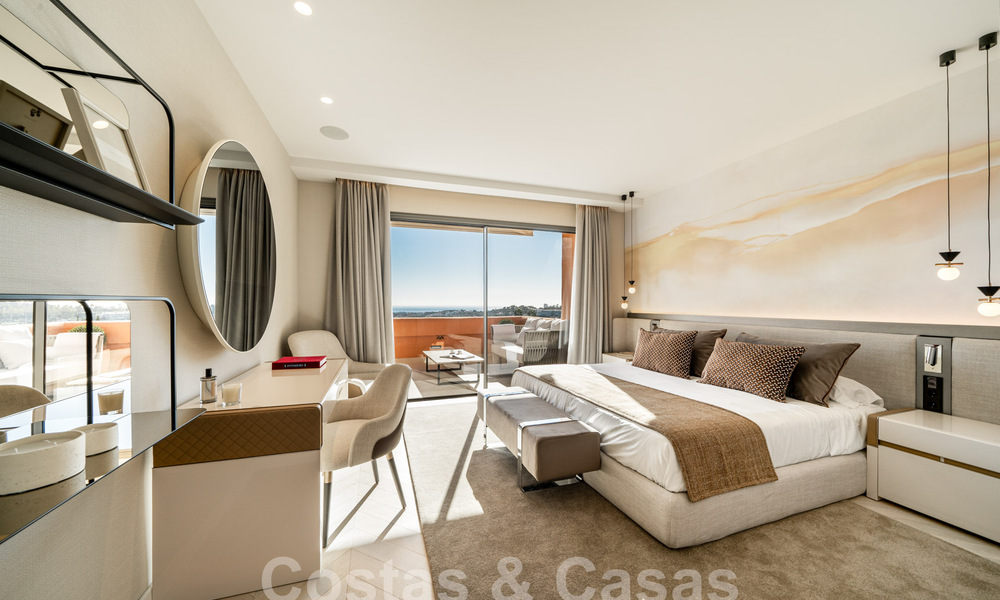 Apartamento de lujo en venta con un interior moderno en una ubanización de lujo en el valle del golf de Nueva Andalucia, Marbella 63287