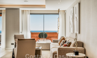 Apartamento de lujo en venta con un interior moderno en una ubanización de lujo en el valle del golf de Nueva Andalucia, Marbella 63294 