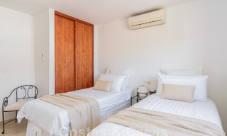 Villa mediterránea de lujo con vistas al mar en venta en un entorno de golf cerca del centro de Estepona 63343 