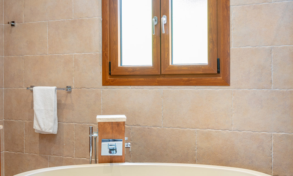 Villa mediterránea de lujo con vistas al mar en venta en un entorno de golf cerca del centro de Estepona 63359