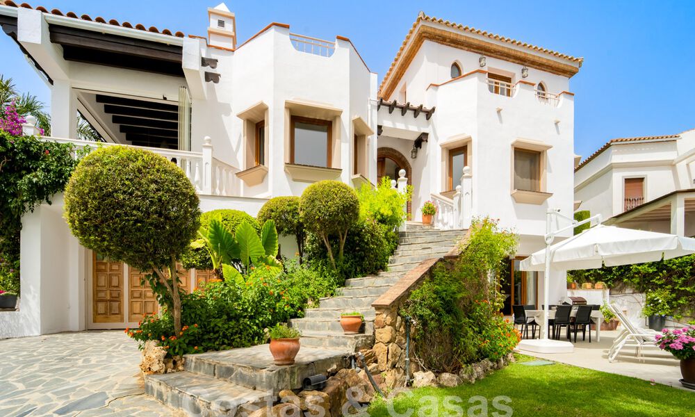 Villa mediterránea de lujo con vistas al mar en venta en un entorno de golf cerca del centro de Estepona 63377