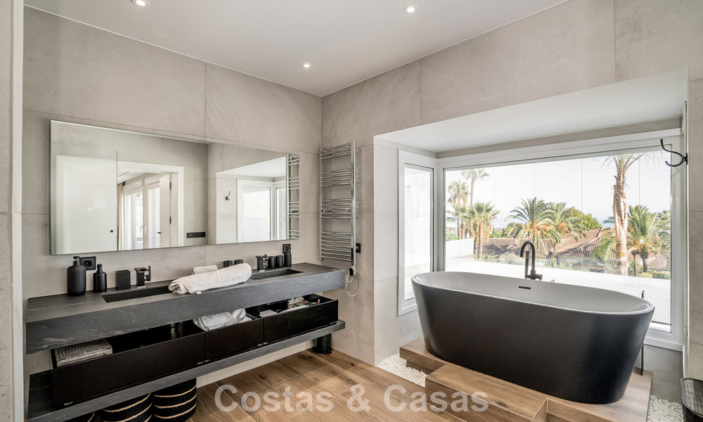 Moderna villa de lujo reformada en venta con vistas al mar en Sierra Blanca, en la Milla de Oro de Marbella 63537