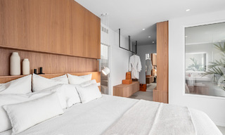 Lujoso ático con vistas al mar en venta en el corazón del valle del golf de Nueva Andalucía, Marbella 63484 