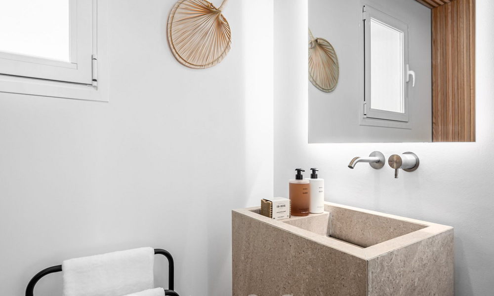 Lujoso ático con vistas al mar en venta en el corazón del valle del golf de Nueva Andalucía, Marbella 63485