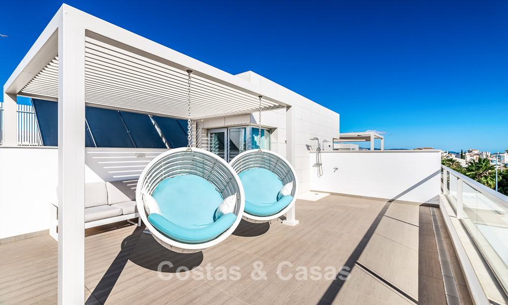 Ático moderno cerca de la playa con 3 dormitorios en venta en un complejo contemporáneo en San Pedro, Marbella 63628