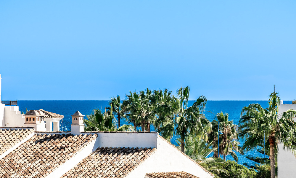 Ático moderno cerca de la playa con 3 dormitorios en venta en un complejo contemporáneo en San Pedro, Marbella 63633
