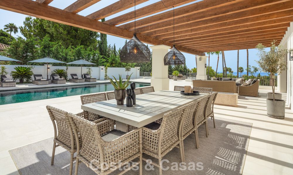 Amplia villa de lujo en venta con vistas al mar y comodidades de 5 estrellas en la Milla de Oro de Marbella 63648