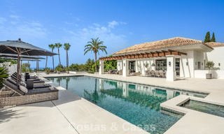 Amplia villa de lujo en venta con vistas al mar y comodidades de 5 estrellas en la Milla de Oro de Marbella 63651 