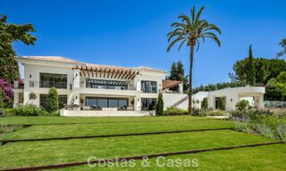 Amplia villa de lujo en venta con vistas al mar y comodidades de 5 estrellas en la Milla de Oro de Marbella 63659 