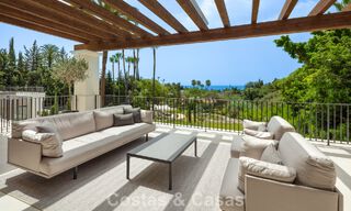 Amplia villa de lujo en venta con vistas al mar y comodidades de 5 estrellas en la Milla de Oro de Marbella 63660 