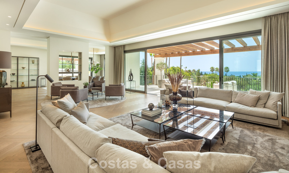 Amplia villa de lujo en venta con vistas al mar y comodidades de 5 estrellas en la Milla de Oro de Marbella 63663