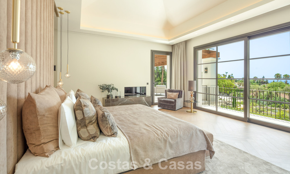 Amplia villa de lujo en venta con vistas al mar y comodidades de 5 estrellas en la Milla de Oro de Marbella 63668