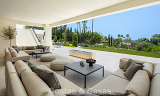 Amplia villa de lujo en venta con vistas al mar y comodidades de 5 estrellas en la Milla de Oro de Marbella 63680 