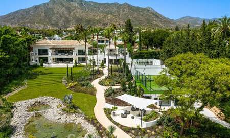 Amplia villa de lujo en venta con vistas al mar y comodidades de 5 estrellas en la Milla de Oro de Marbella 63692