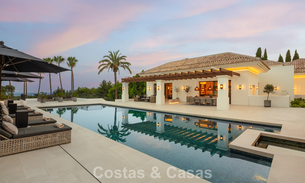 Amplia villa de lujo en venta con vistas al mar y comodidades de 5 estrellas en la Milla de Oro de Marbella 63703