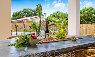 Villa nueva moderna en venta a pocos pasos de la playa y de todos los servicios en San Pedro, Marbella 66979 