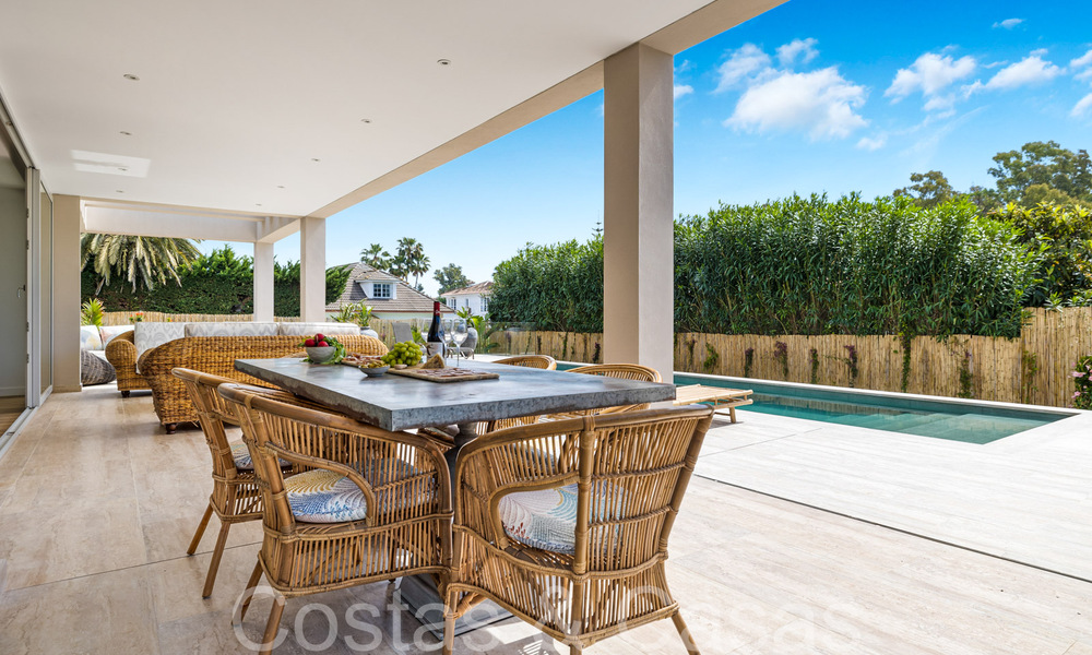 Villa nueva moderna en venta a pocos pasos de la playa y de todos los servicios en San Pedro, Marbella 66990