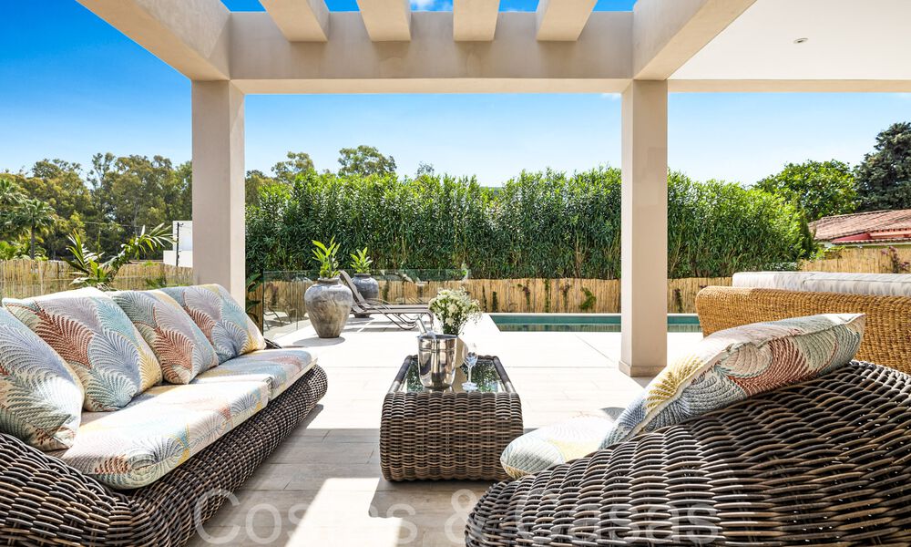 Villa nueva moderna en venta a pocos pasos de la playa y de todos los servicios en San Pedro, Marbella 66991
