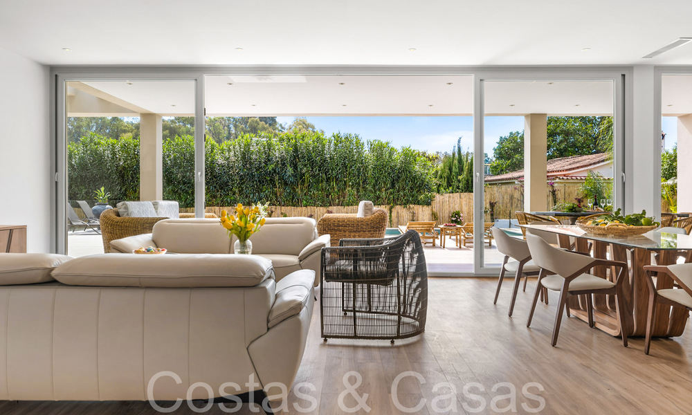 Villa nueva moderna en venta a pocos pasos de la playa y de todos los servicios en San Pedro, Marbella 67005