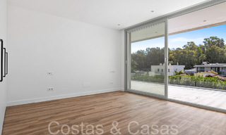 Villa nueva moderna en venta a pocos pasos de la playa y de todos los servicios en San Pedro, Marbella 67013 