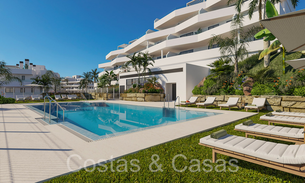 Apartamentos nuevos y contemporáneos con vistas panorámicas al mar en venta en complejo residencial cerrado cerca del centro de Estepona 63802
