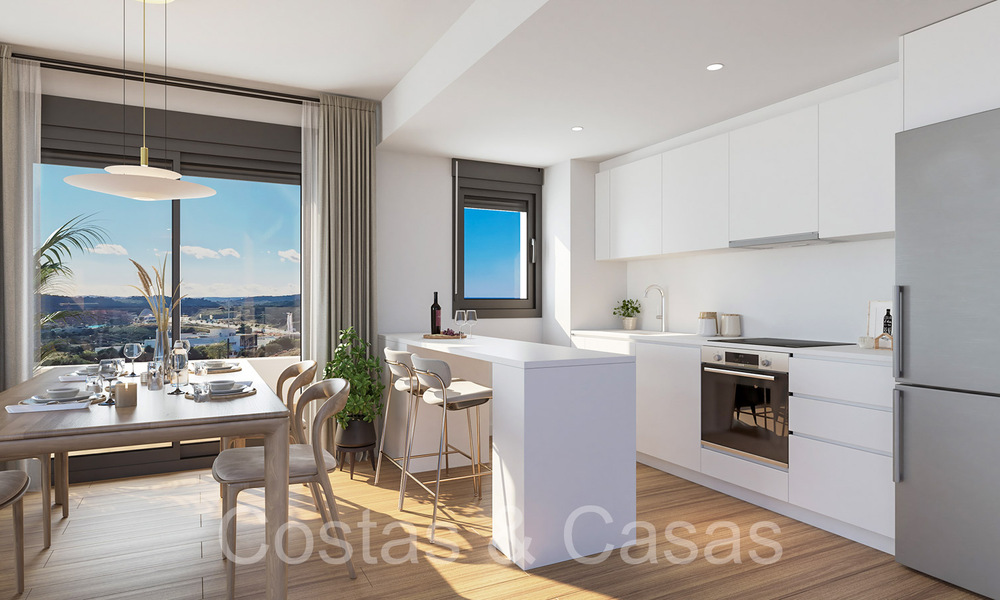 Apartamentos nuevos y contemporáneos con vistas panorámicas al mar en venta en complejo residencial cerrado cerca del centro de Estepona 63805