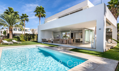 Villa de lujo modernista en venta en zona natural muy deseada al este de Marbella centro 63817