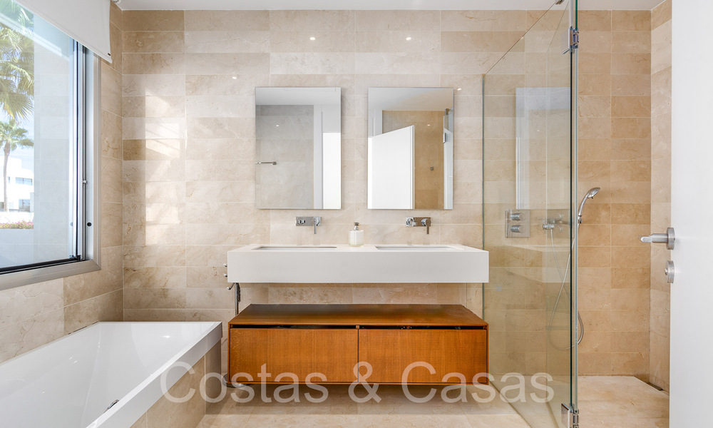 Villa de lujo modernista en venta en zona natural muy deseada al este de Marbella centro 63820