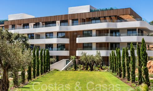 Apartamentos de lujo nuevos y sostenibles en venta en urbanización cerrada de Sotogrande, Costa del Sol 63851
