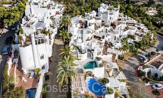 Exclusivo ático con piscina privada y vistas panorámicas al mar en venta en complejo mediterráneo en la Milla de Oro de Marbella 63906 