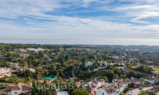Exclusivo ático con piscina privada y vistas panorámicas al mar en venta en complejo mediterráneo en la Milla de Oro de Marbella 63907 
