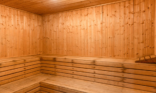 Lujoso apartamento de 3 dormitorios en venta en un complejo cerrado y seguro en la Milla de Oro de Marbella 63956 