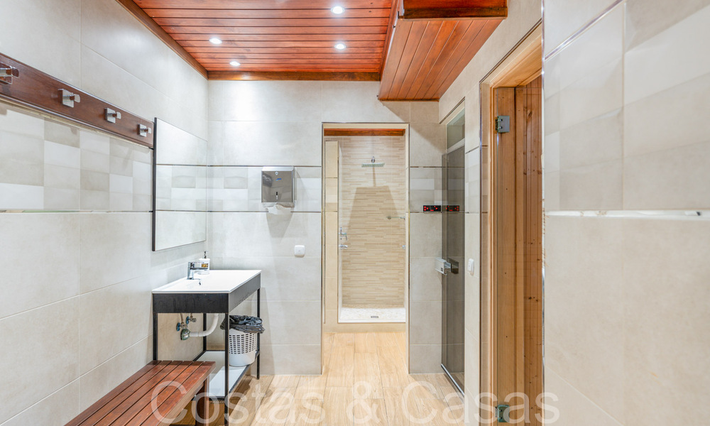 Lujoso apartamento de 3 dormitorios en venta en un complejo cerrado y seguro en la Milla de Oro de Marbella 63957